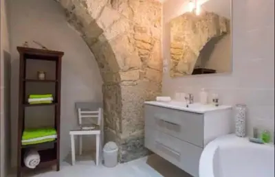 Salle de bains dans l'établissement Superbe duplex, 70m2 Place Bellecour