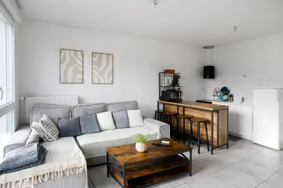 Cuisine ou kitchenette dans l'établissement T2 lumineux avec balcon - 4 pers, métro et PartDieu