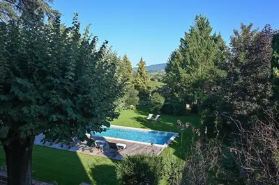 Piscine de l'établissement La Maison et l'Orangerie ou située à proximité