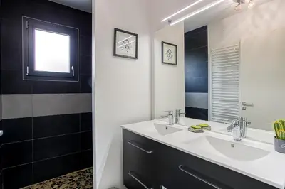 Salle de bains dans l'établissement charmante maison à la campagne