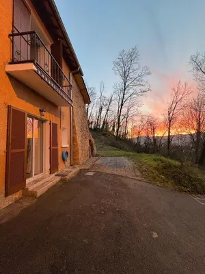Lever ou coucher de soleil vu de l'appartement ou à proximité