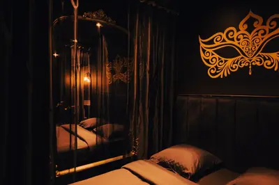 Un ou plusieurs lits dans un hébergement de l'établissement Love Room , Nuit Eternelle by Rollet