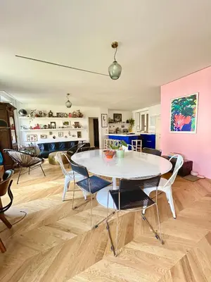 Coin salon dans l'établissement Appartement quai de Saône vue vieux Lyon Fourvière