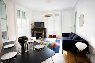Coin salon dans l'établissement Charming apartment- 3BR-5P- Quai du Rhone