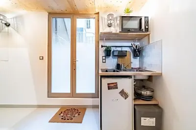 Cuisine ou kitchenette dans l'établissement Charmant studio près de Bellecour Quartier Victor Hugo