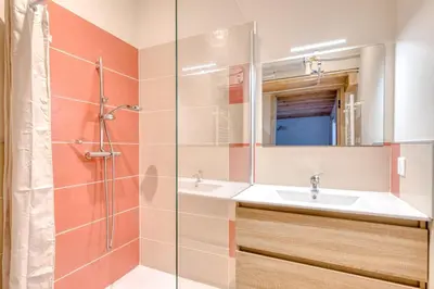 Salle de bains dans l'établissement Pause Bien-Être - CNPE Bugey - Meximieux