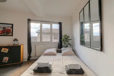 Un ou plusieurs lits dans un hébergement de l'établissement Appart lumineux, WIFI haut débit, proche gare 7 min, Lyon 15 min