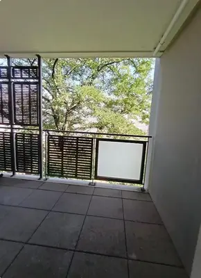 Balcon ou terrasse dans l'établissement Un appartement dans un coin tranquille