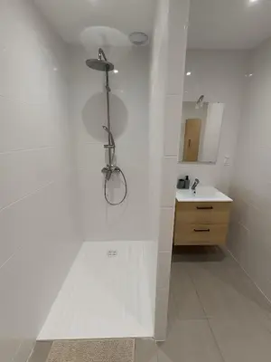 Salle de bains dans l'établissement Gite blein