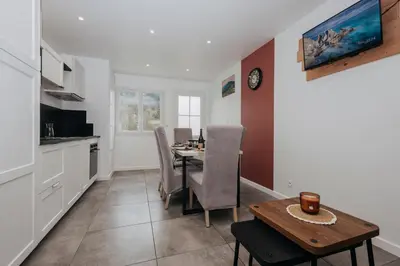 Cuisine ou kitchenette dans l'établissement La bâtisse des tuileries côté vigne