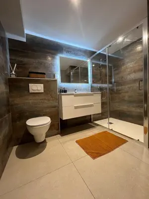 Salle de bains dans l'établissement La Vie est Pleine de Surprises 2