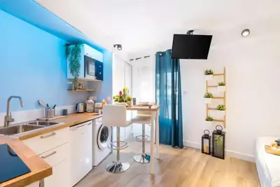 Cuisine ou kitchenette dans l'établissement Night Express - Parking Gratuit Lyon Sud