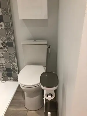 Salle de bains dans l'établissement 1 chambre indépendante dans maison