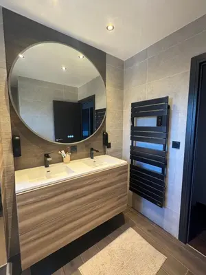 Salle de bains dans l'établissement Maison au calme à Pont-Évêque
