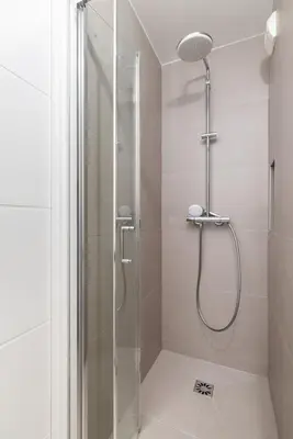 Salle de bains dans l'établissement Studio lumineux refait à neuf