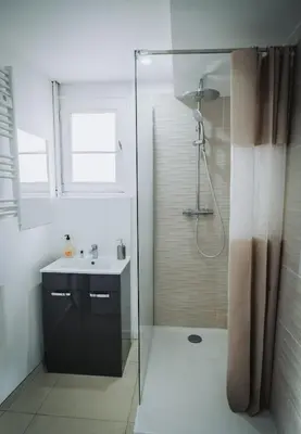 Salle de bains dans l'établissement Grand T5 Villeurbanne 4 chambres idéal famille