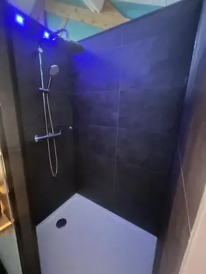 Salle de bains dans l'établissement Gite de la grange