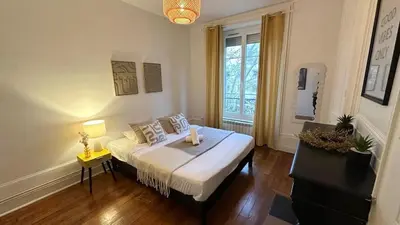 Un ou plusieurs lits dans un hébergement de l'établissement 128 Thiers 2 Chambres Brotteaux