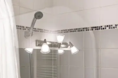 Salle de bains dans l'établissement Appartement lumineux Charpennes 2 chambres+ Balcon
