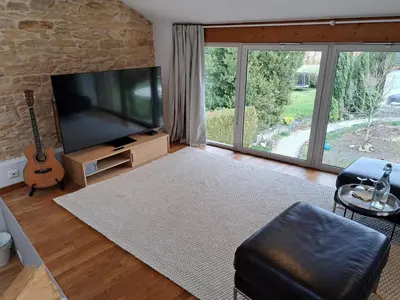 Télévision ou salle de divertissement dans l'établissement L'estrade des Alpes 45m2
