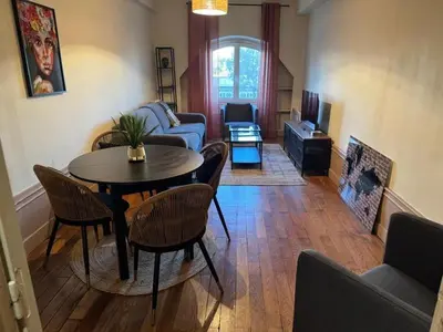 Coin salon dans l'établissement Élégant T2 rénové à Lyon Perrache