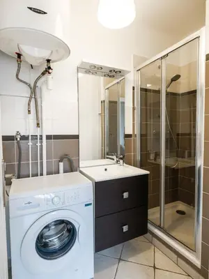 Salle de bains dans l'établissement T2 Tram T3-T6 Médipole et Hopitaux Est