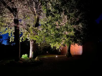 Jardin de l'établissement Dépendance cocooning au coeur d'une propriété