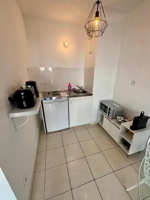 Cuisine ou kitchenette dans l'établissement Confort, résidence sécurisée, garage !