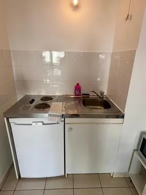 Cuisine ou kitchenette dans l'établissement Confort, résidence sécurisée, garage !