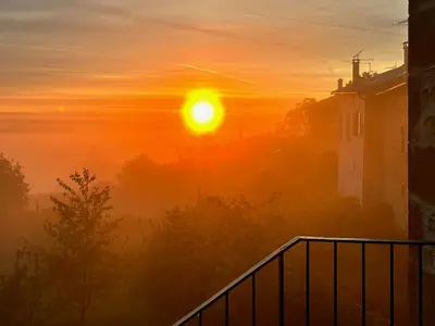 Lever ou coucher de soleil vu de la maison de vacances ou à proximité
