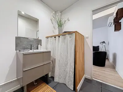 Salle de bains dans l'établissement L'Espérance - Gîte Lucie - Terrasse et parking privé