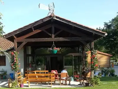 Jardin de l'établissement Mobil-home 6 pers avec terrasse - API-1-52-1402