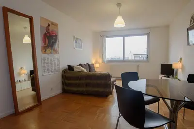 Coin salon dans l'établissement Lyon 7 60m 4 pers Ascenseur Proche transports