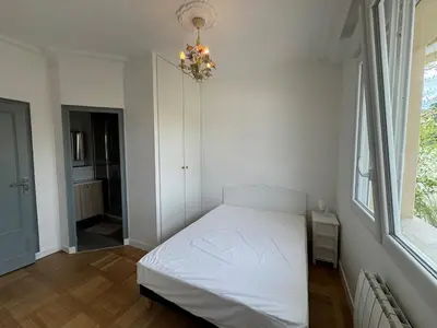 Un ou plusieurs lits dans un hébergement de l'établissement Appartement pour 2 personnes à BRON