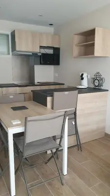 Cuisine ou kitchenette dans l'établissement le pied des monts