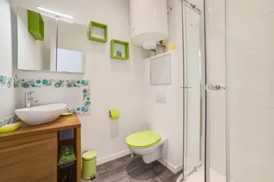 Salle de bains dans l'établissement GuestReady - Little Gem near Part-Dieu