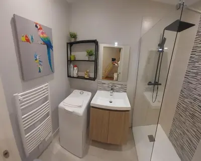 Salle de bains dans l'établissement Cozy, fully renovated, ideally located