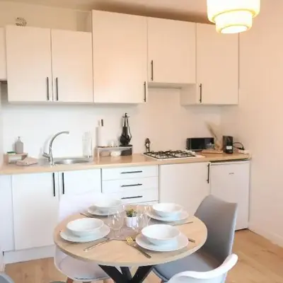 Studio avec parking privé à 8 min du tram