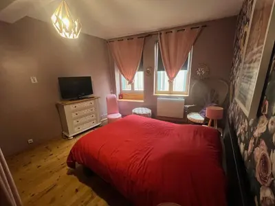 Un ou plusieurs lits dans un hébergement de l'établissement Maison Le 22' Lyon Express - A proximité de la La Plaine de l'Ain