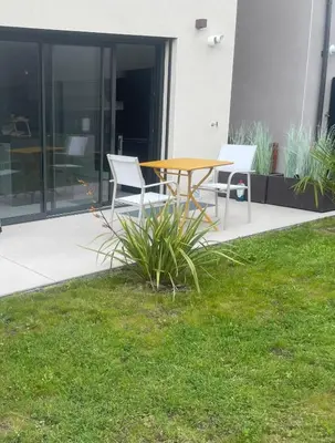 Jardin de l'établissement Villa Adam