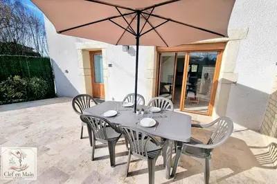 Balcon ou terrasse dans l'établissement Parenthèse en Dombes Maison au calme avec jardin