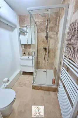 Salle de bains dans l'établissement Le Petit Cocon Cozy studio proche de Lyon