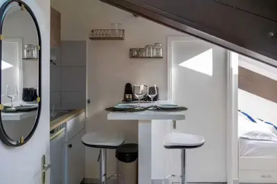 Cuisine ou kitchenette dans l'établissement Dify Dugas Montbel - Peninsula