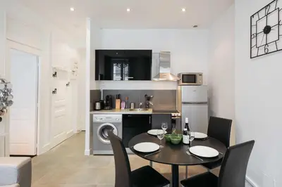 Cuisine ou kitchenette dans l'établissement DIFY Glamour - Masséna