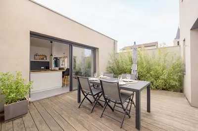 Balcon ou terrasse dans l'établissement Au Tempo Beaujolais