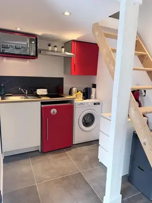 Cuisine ou kitchenette dans l'établissement Renovated Studio 2026 New 160cm Bed 8 min de Lyon
