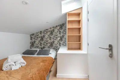Cuisine ou kitchenette dans l'établissement Le Petit Canut - T1 sous les toits avec vue