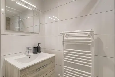 Salle de bains dans l'établissement Appartement l'Atelier Les écrins de corbas