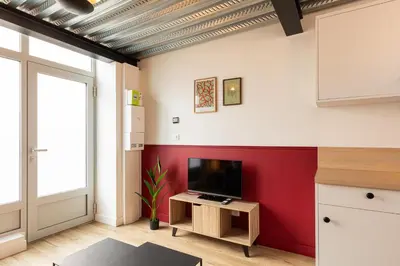 Télévision ou salle de divertissement dans l'établissement Zest Vendome - Saxe Gambetta
