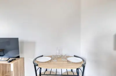 Télévision ou salle de divertissement dans l'établissement La pause douce - CNPE Bugey - Loyette